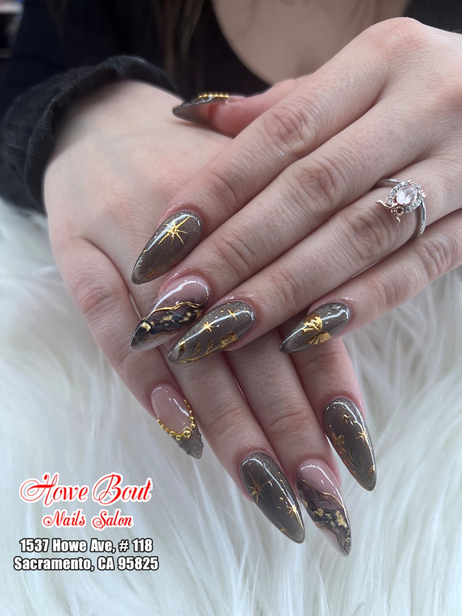 Howe Bout Nails Salon 